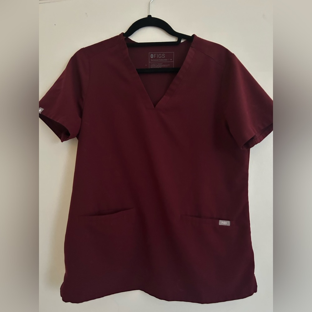 Figs scrub top